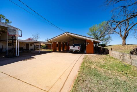 412 N Orange Street Roby TX 79543
