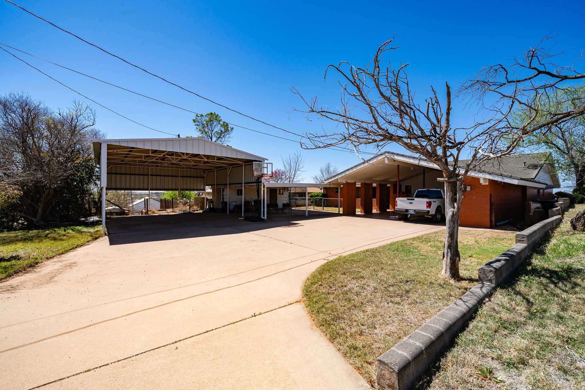 412 N Orange Street Roby TX 79543