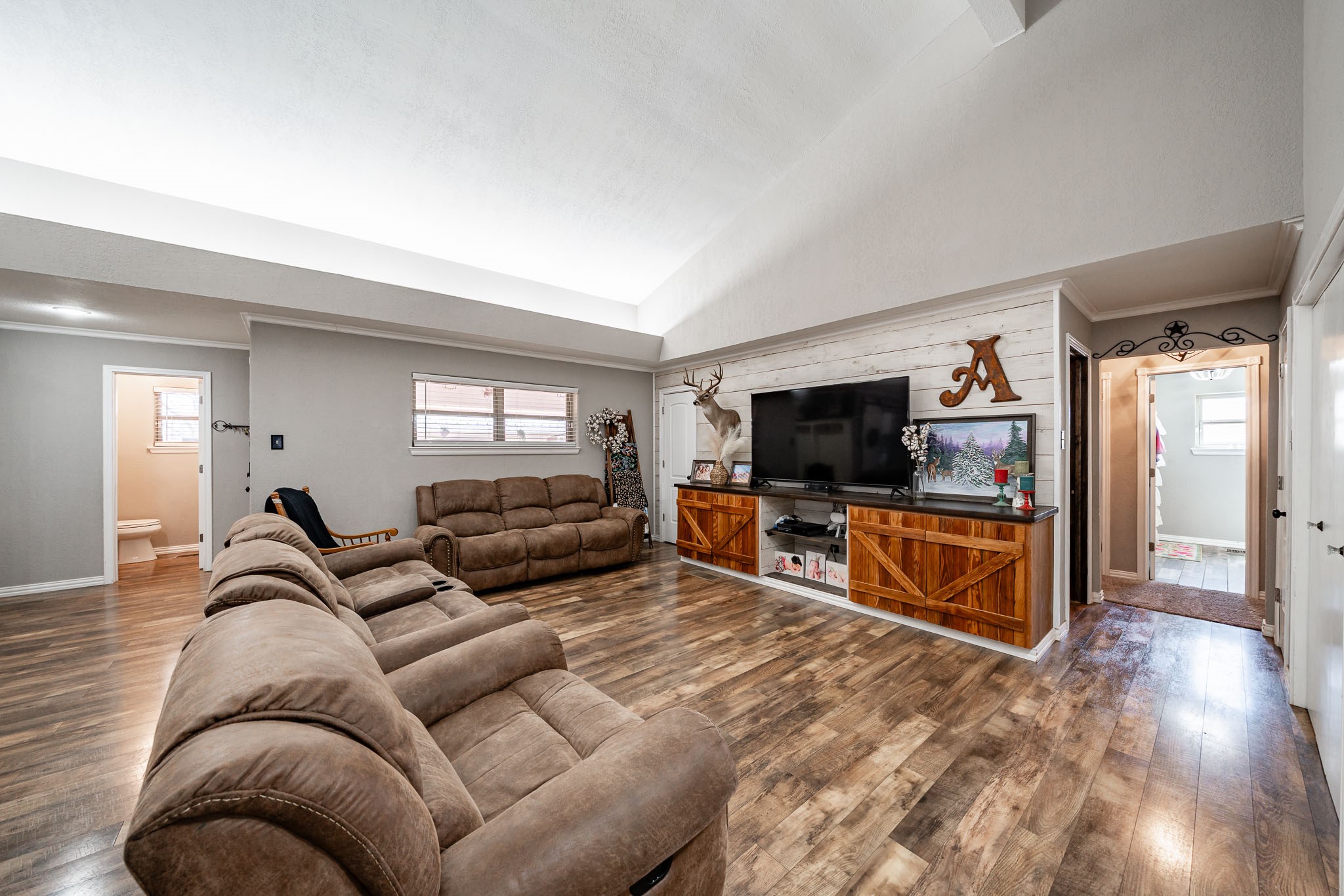 412 N Orange Street Roby TX 79543