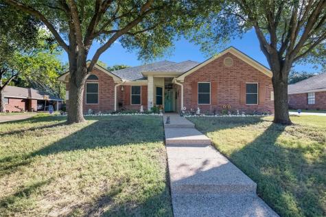 212 Fannin Drive Hewitt TX 76643