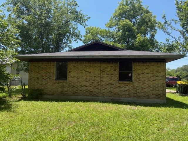 205 E Sabine Street Groesbeck TX 76642