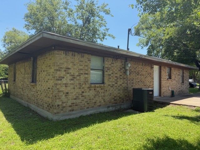 205 E Sabine Street Groesbeck TX 76642
