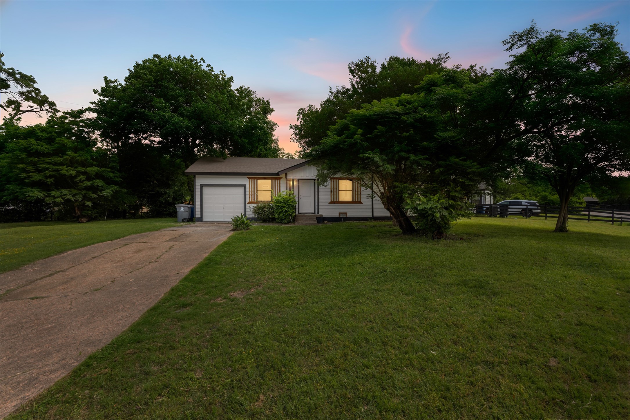 8033 Komalty Drive Dallas TX 75217