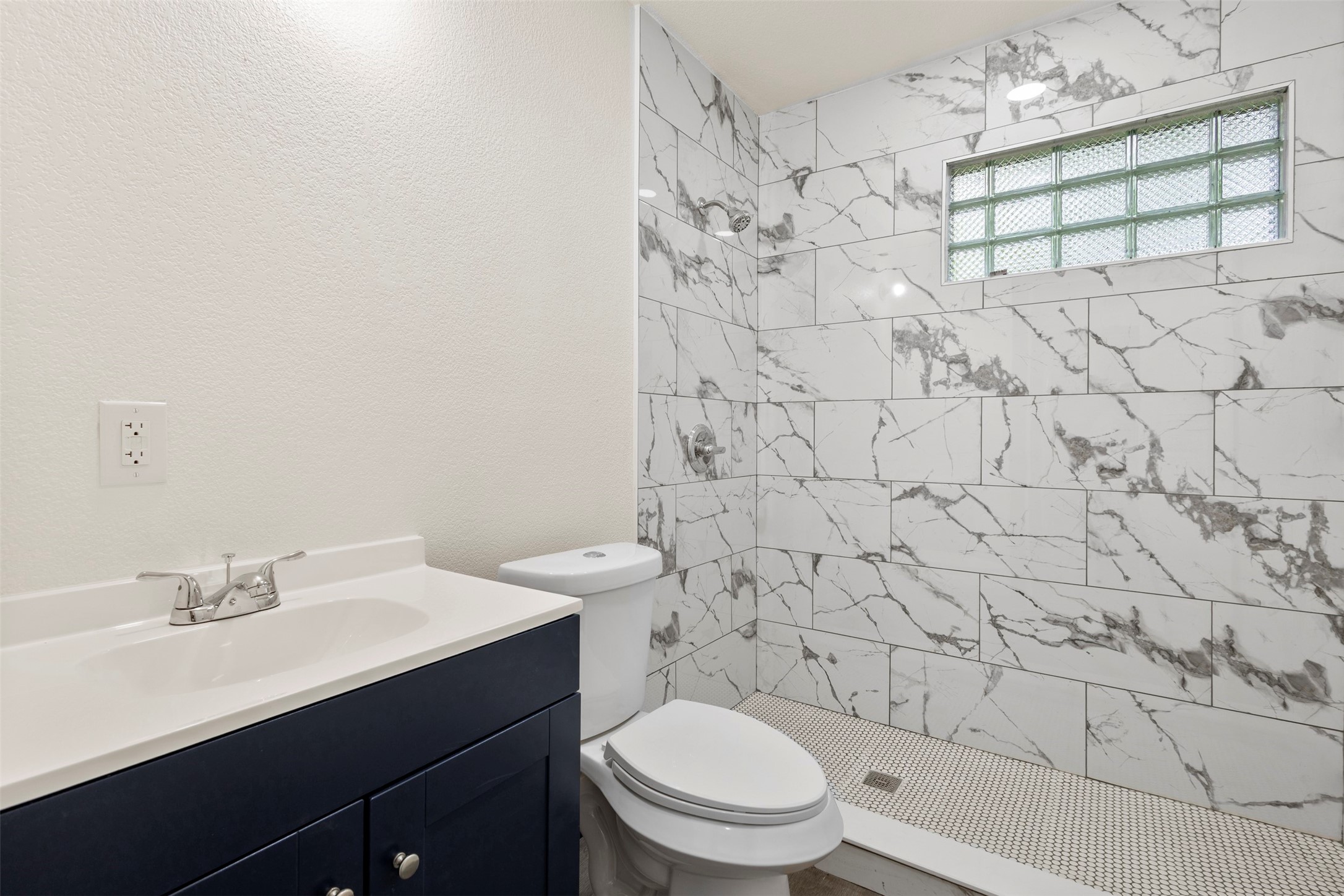 8033 Komalty Drive Dallas TX 75217