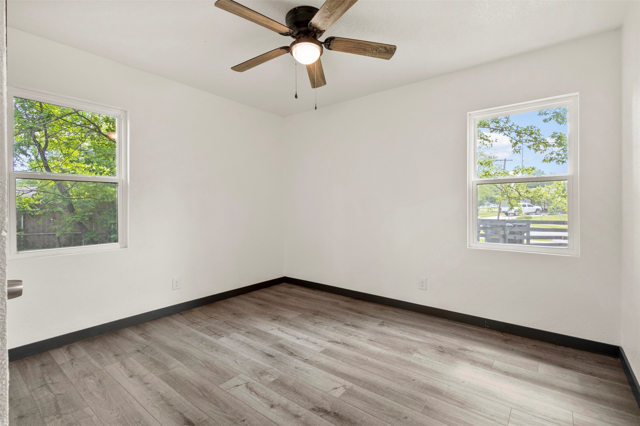 8033 Komalty Drive Dallas TX 75217