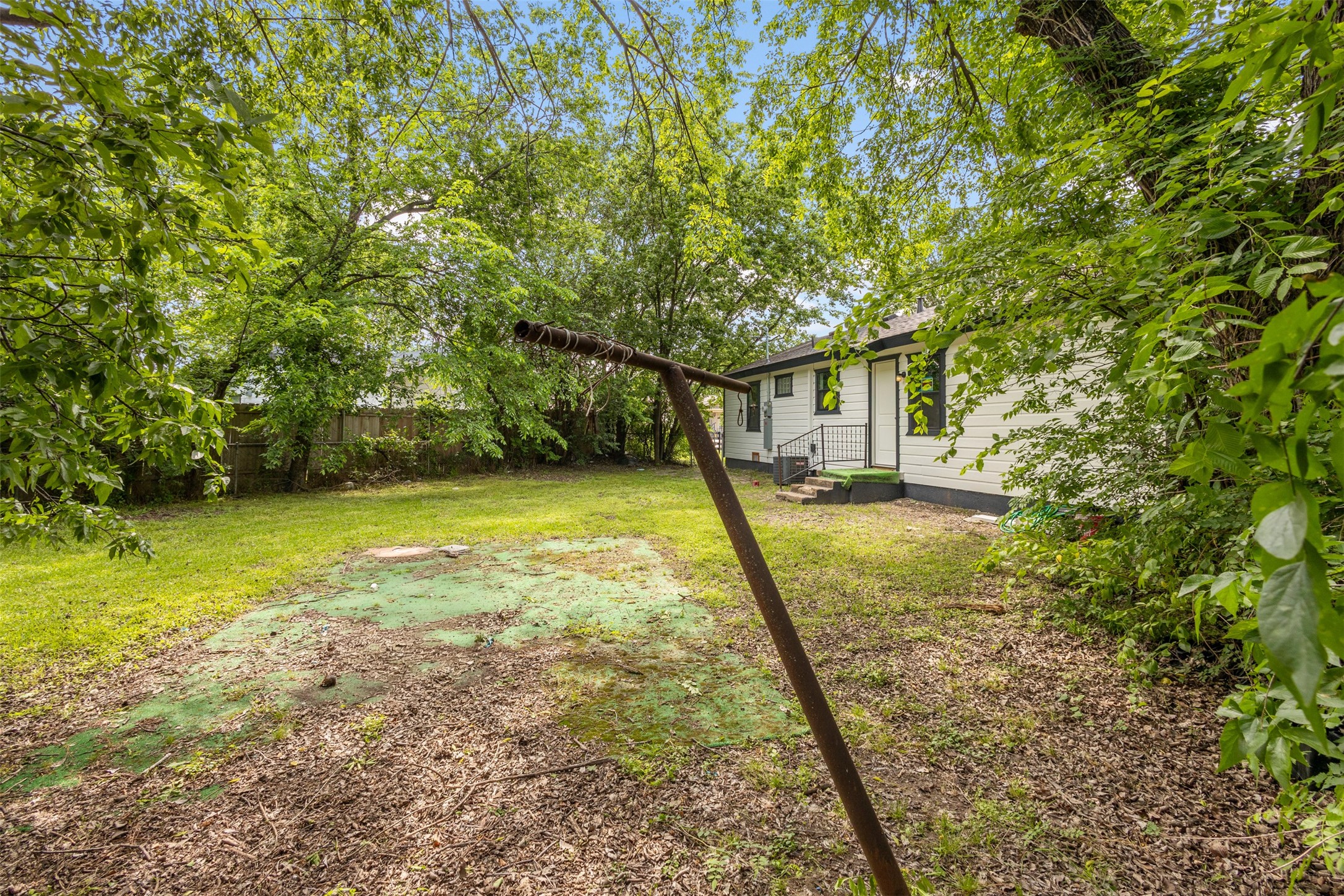 8033 Komalty Drive Dallas TX 75217