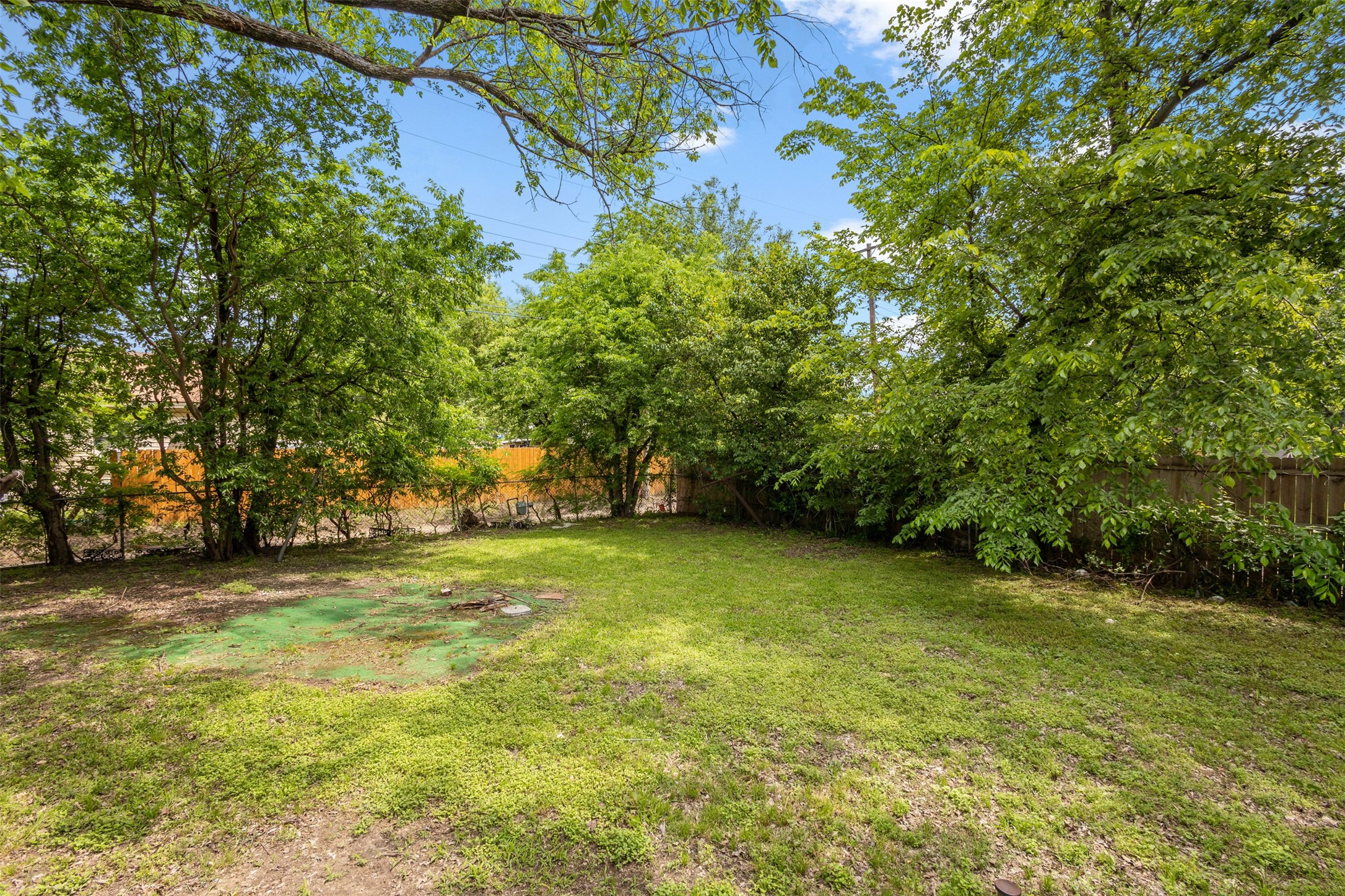 8033 Komalty Drive Dallas TX 75217