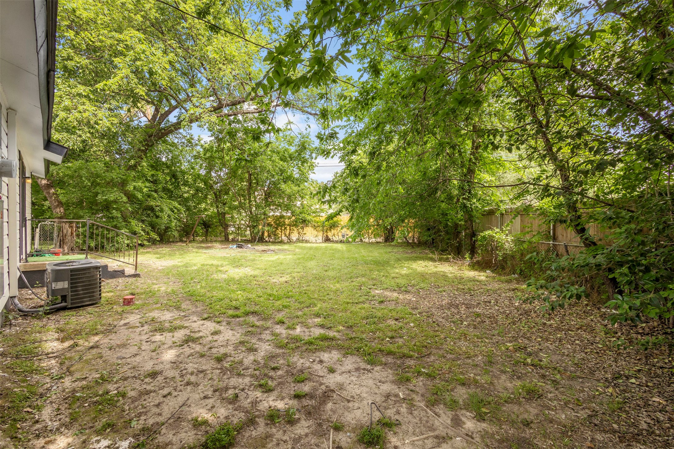 8033 Komalty Drive Dallas TX 75217