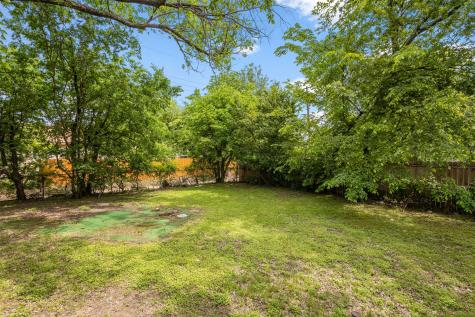 8033 Komalty Drive Dallas TX 75217