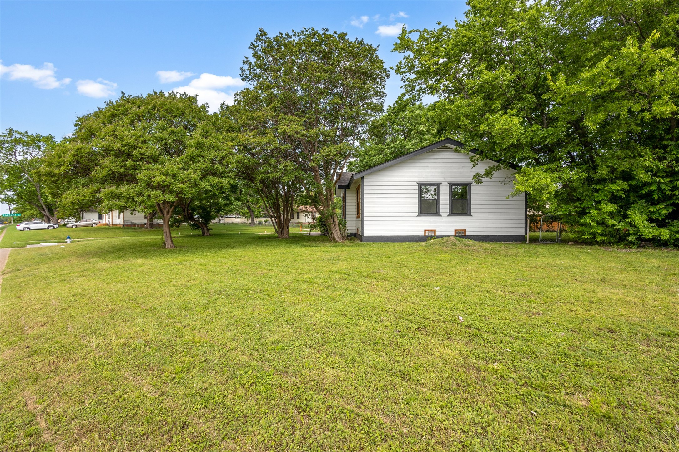 8033 Komalty Drive Dallas TX 75217