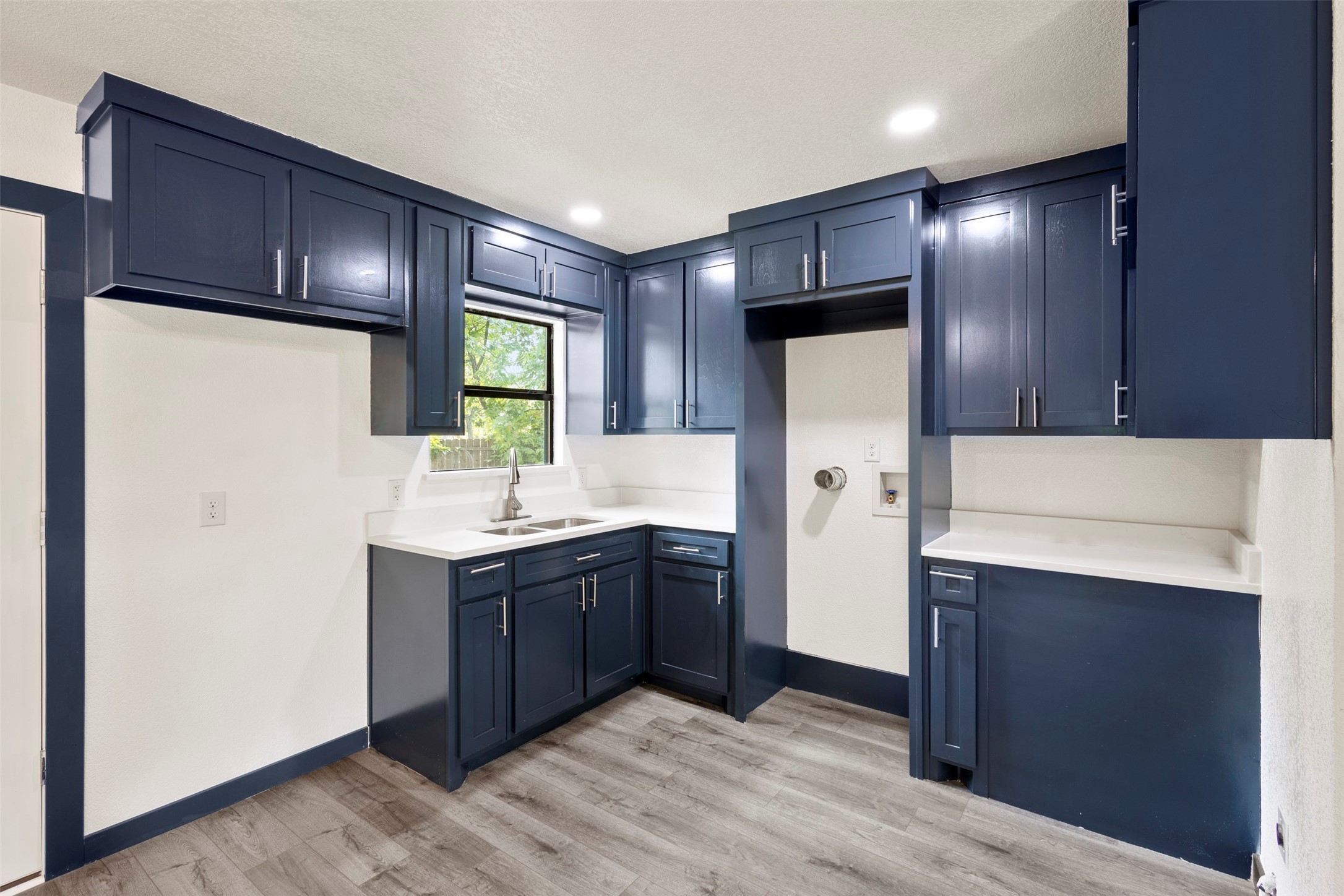 8033 Komalty Drive Dallas TX 75217