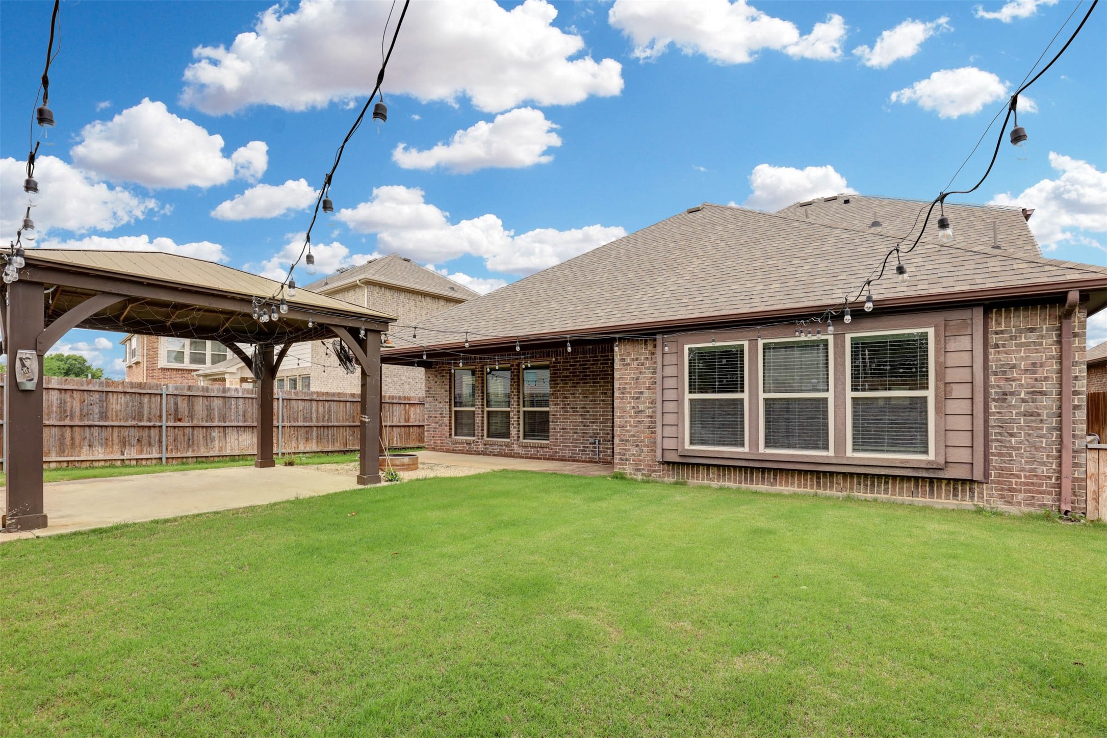 9501 Meadowpark Drive Denton TX 76226