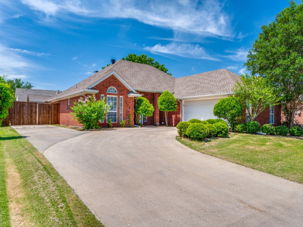 1005 Diane Street Aubrey TX 76227