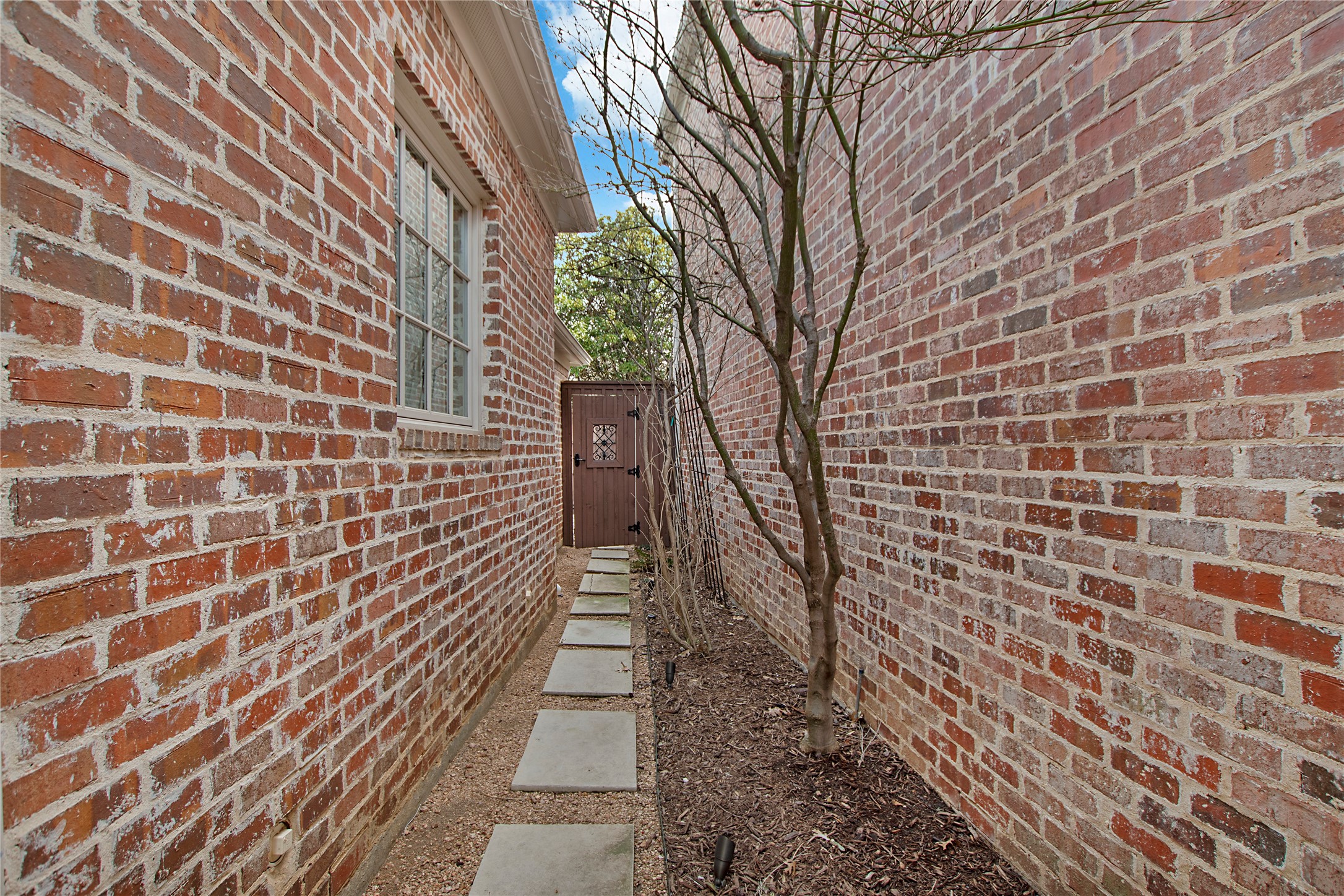 44 Abbey Woods Lane Dallas TX 75248