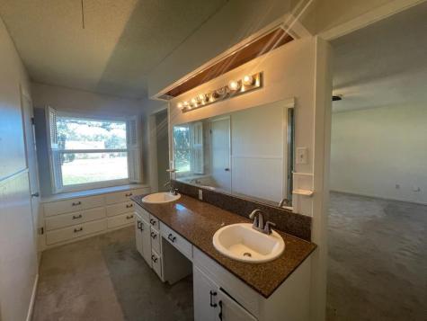 104 Skipcha Trail Lampasas TX 76550