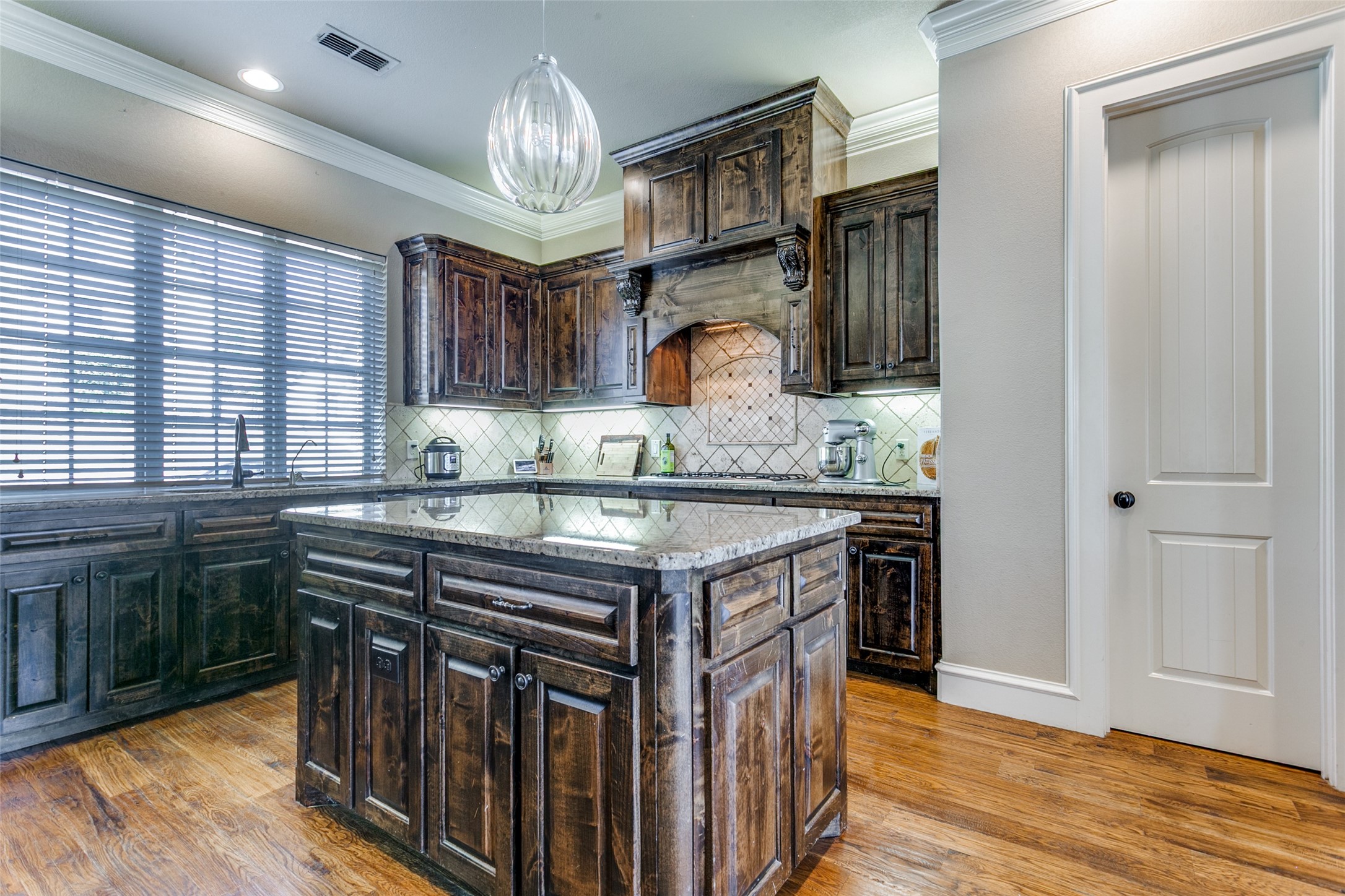 6800 Woodland Hills Drive North Richland Hills TX 76182