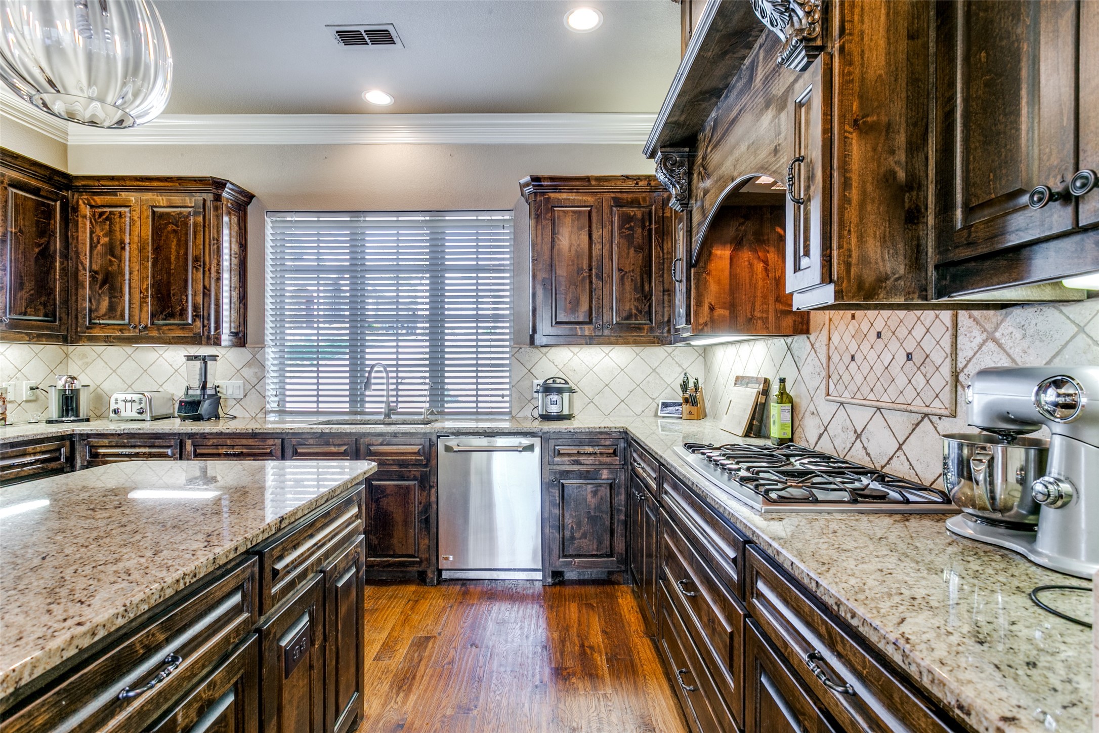 6800 Woodland Hills Drive North Richland Hills TX 76182