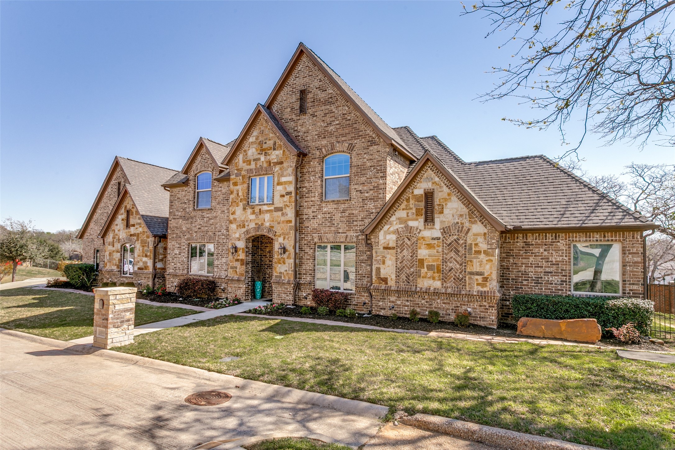 6800 Woodland Hills Drive North Richland Hills TX 76182