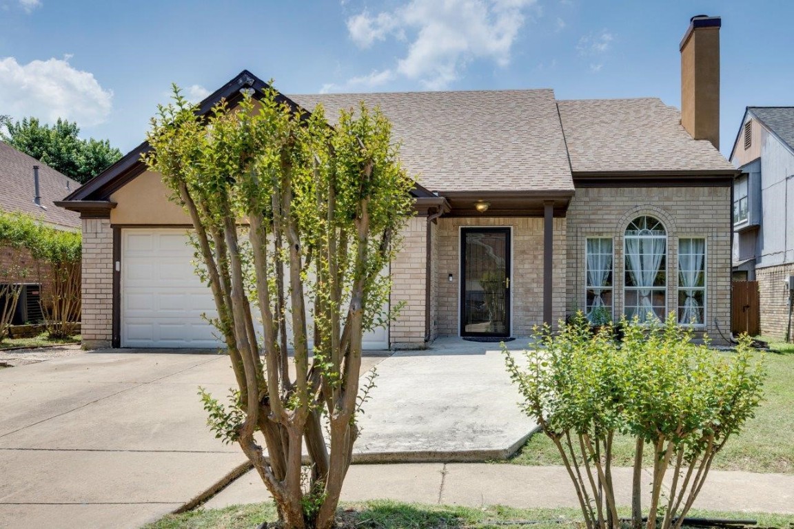 207 Kensington Court Grand Prairie TX 75052