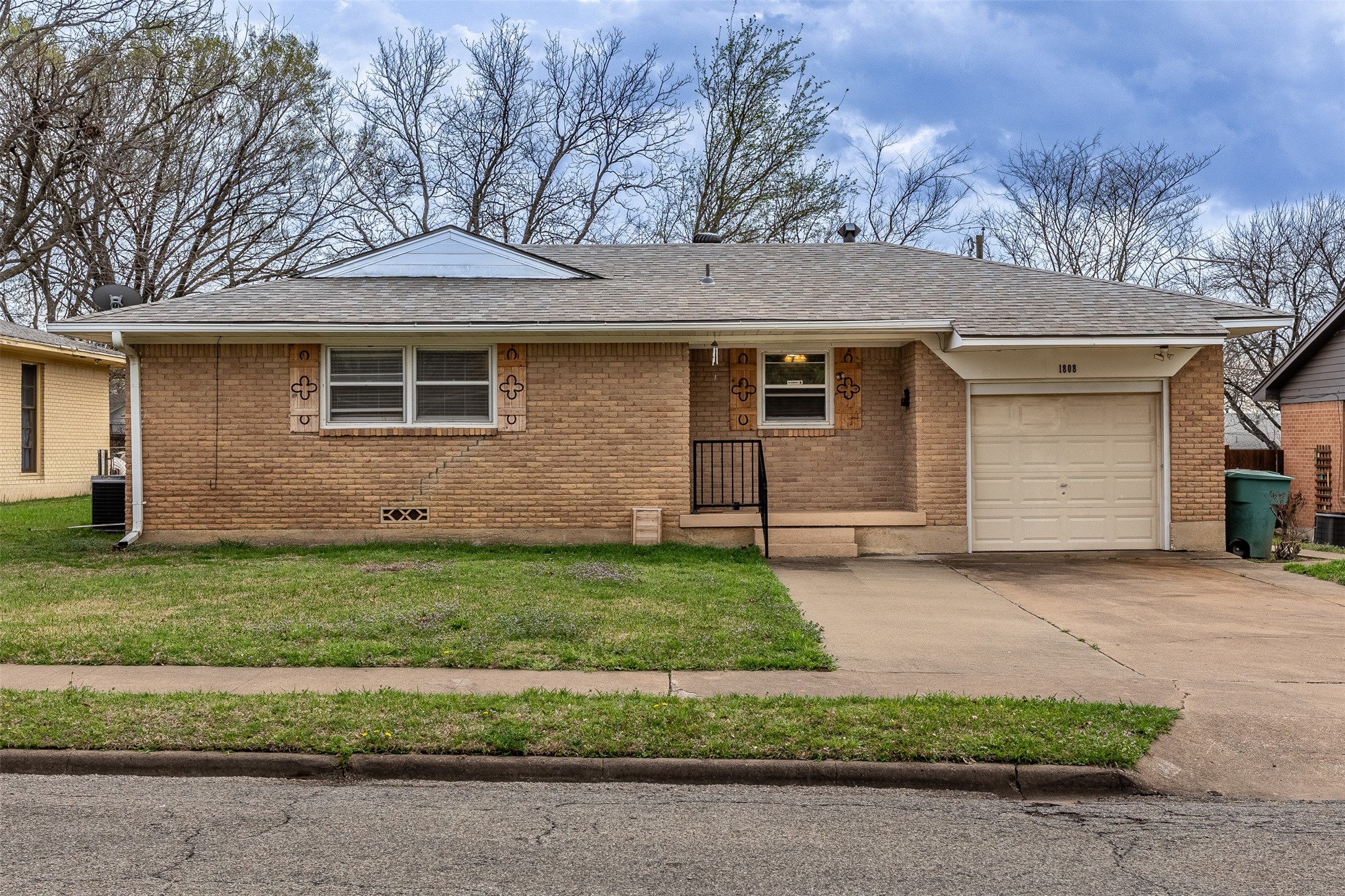 Sherman TX, 1808 W College Street