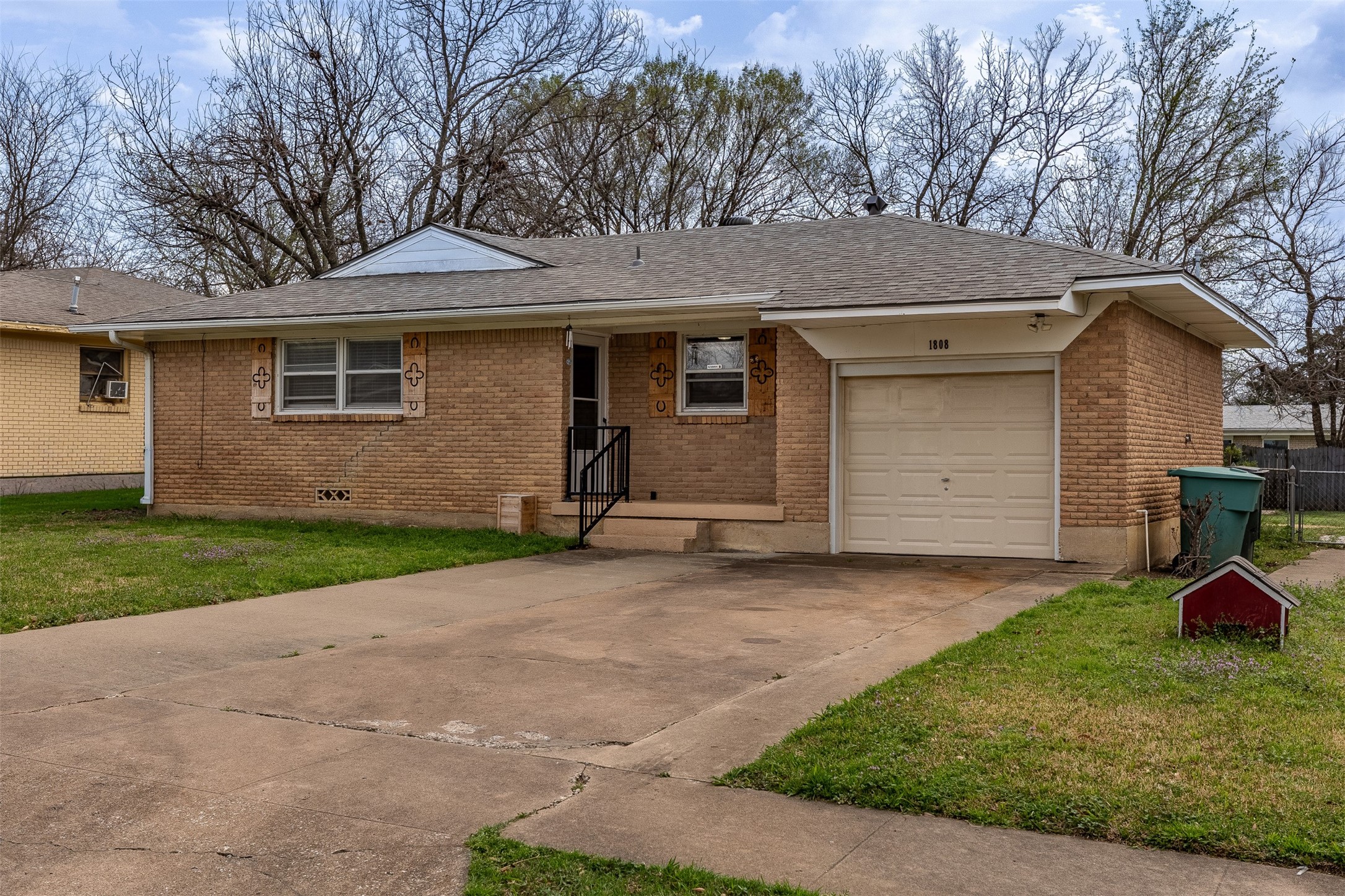 1808 W College Street Sherman TX 75092
