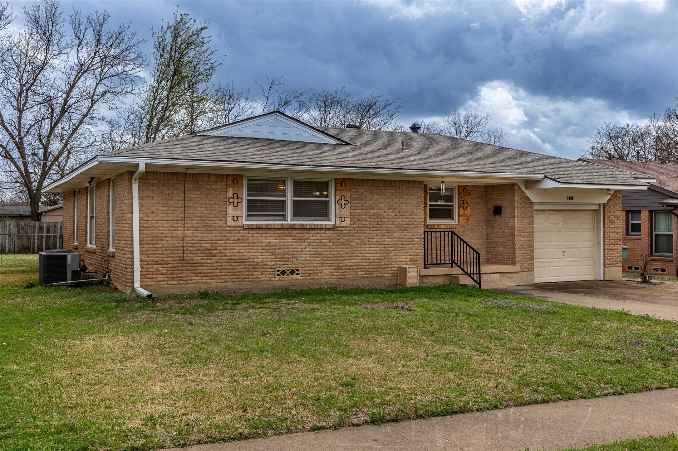 1808 W College Street Sherman TX 75092