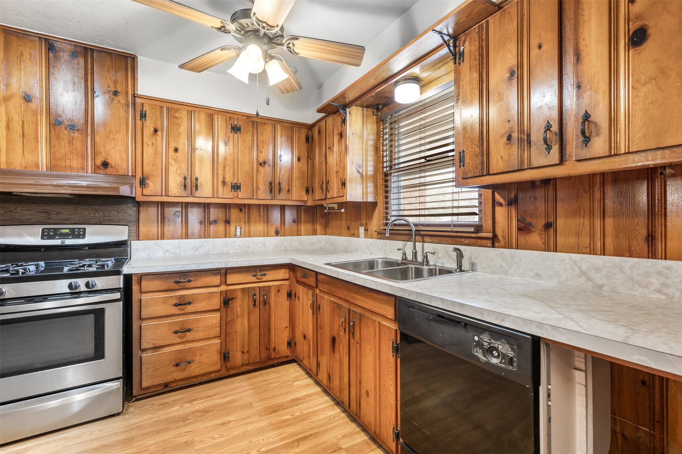 1808 W College Street Sherman TX 75092