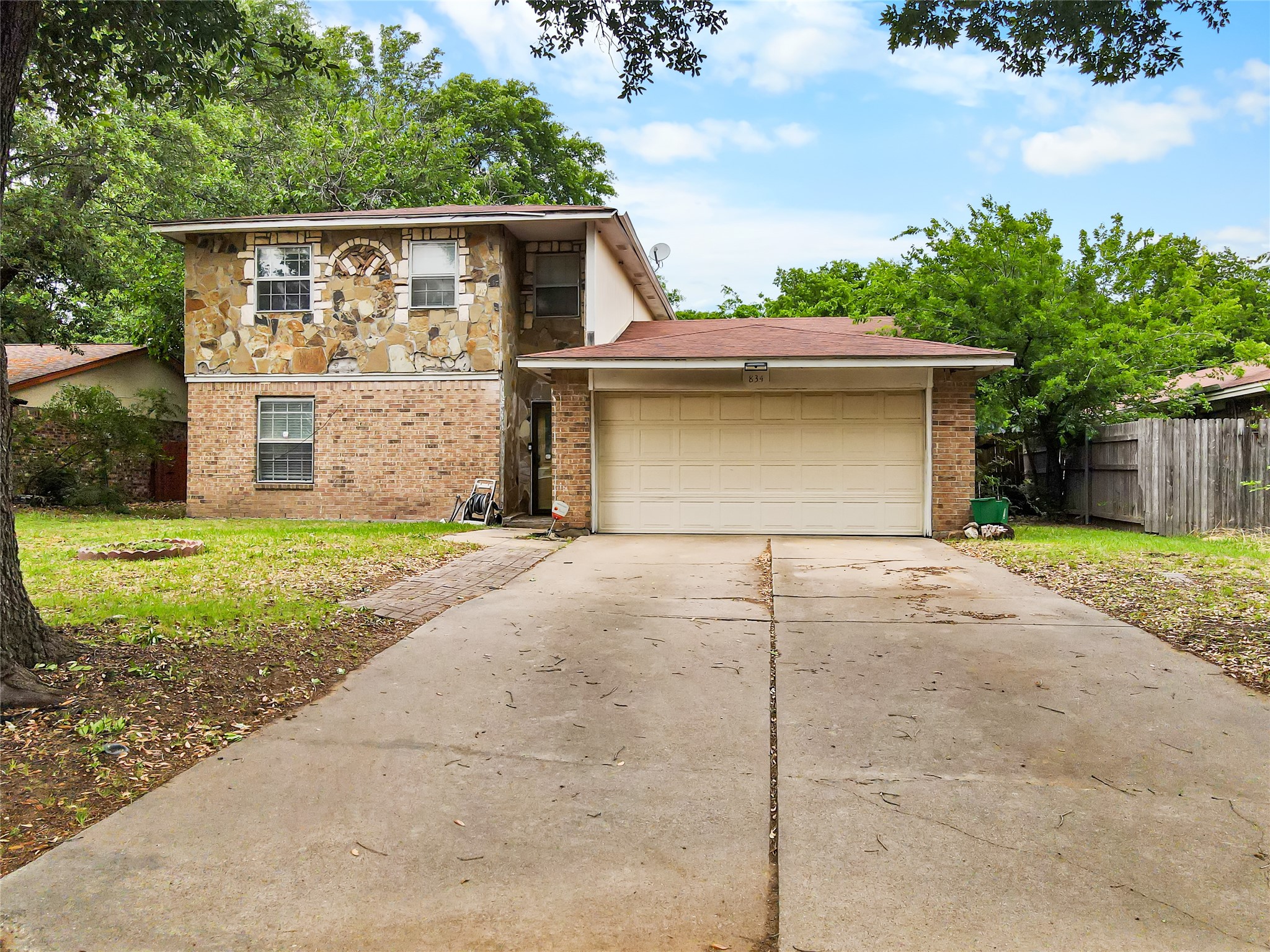 834 Brian Drive Grand Prairie TX 75052