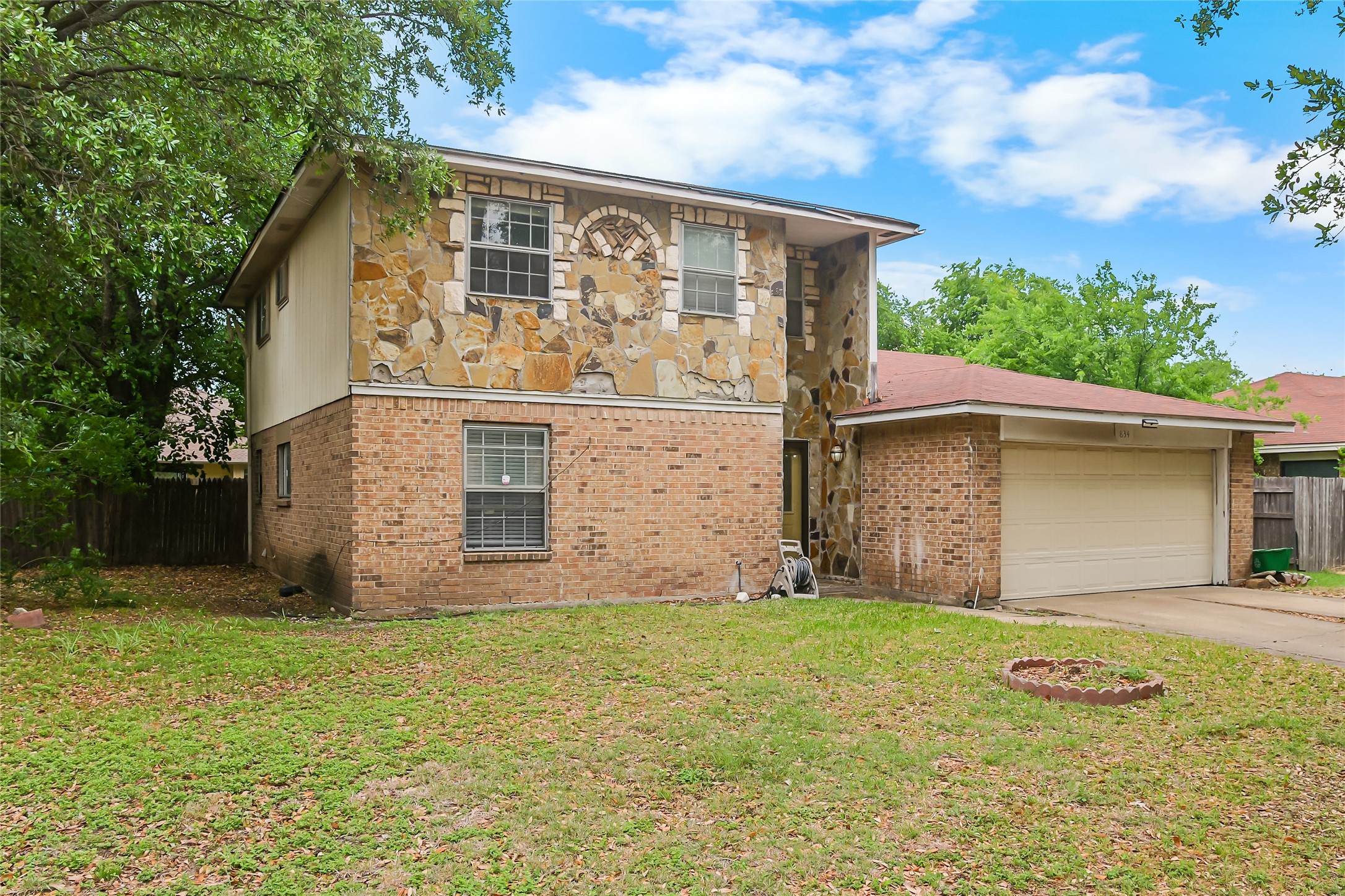 834 Brian Drive Grand Prairie TX 75052