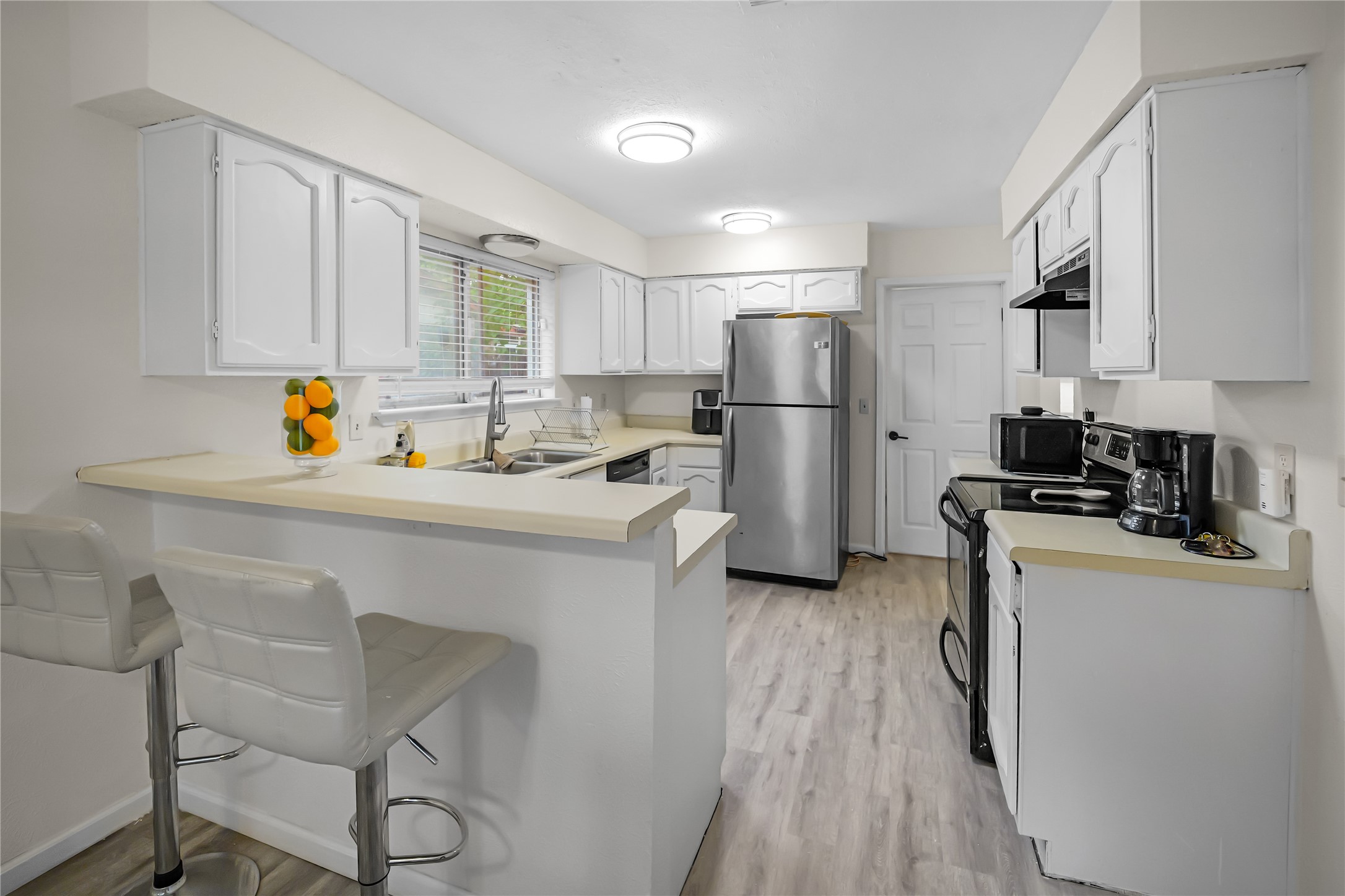 834 Brian Drive Grand Prairie TX 75052