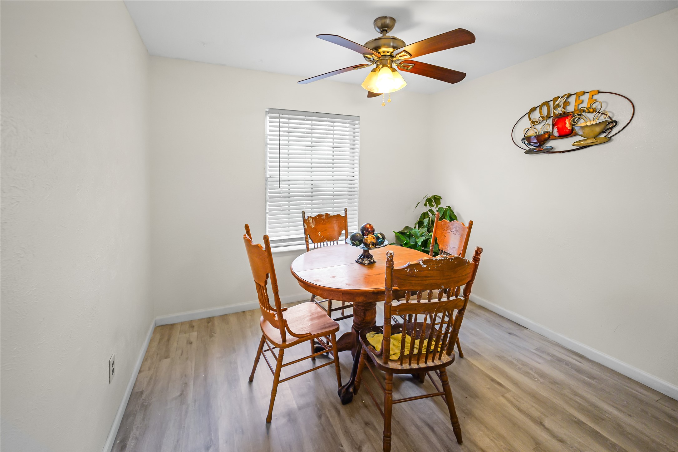 834 Brian Drive Grand Prairie TX 75052