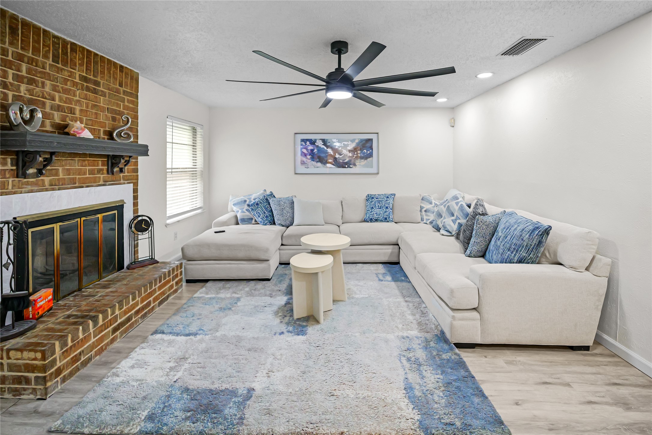 834 Brian Drive Grand Prairie TX 75052