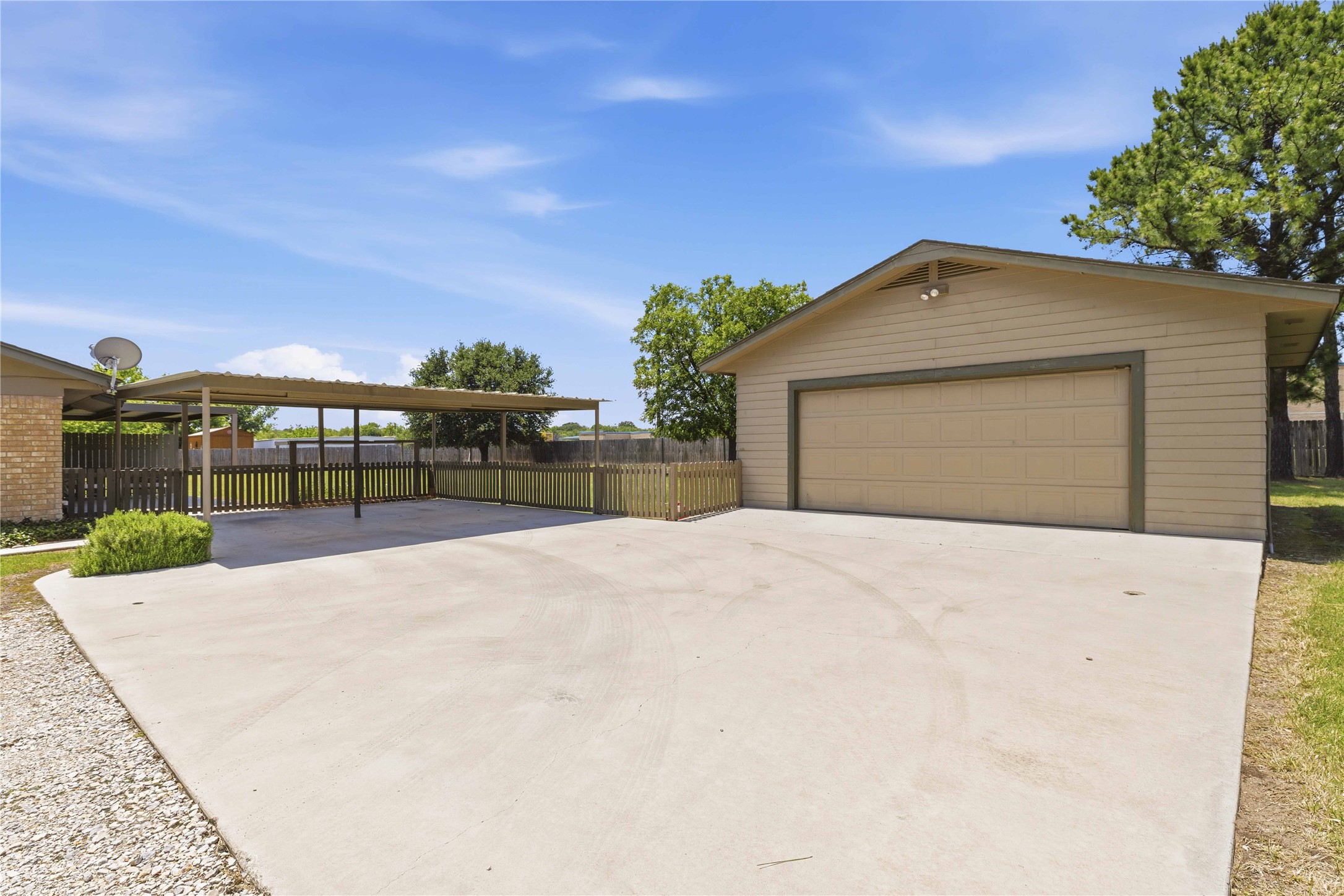 151 E River Oaks Road Early TX 76802