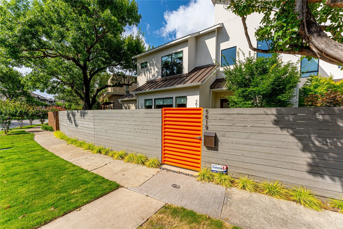 5619 La Foy Boulevard Dallas TX 75209