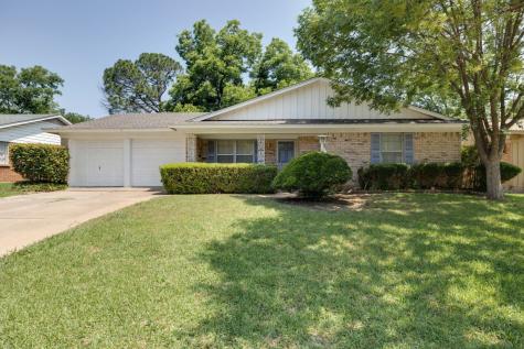 752 Ponderosa Drive Hurst TX 76053