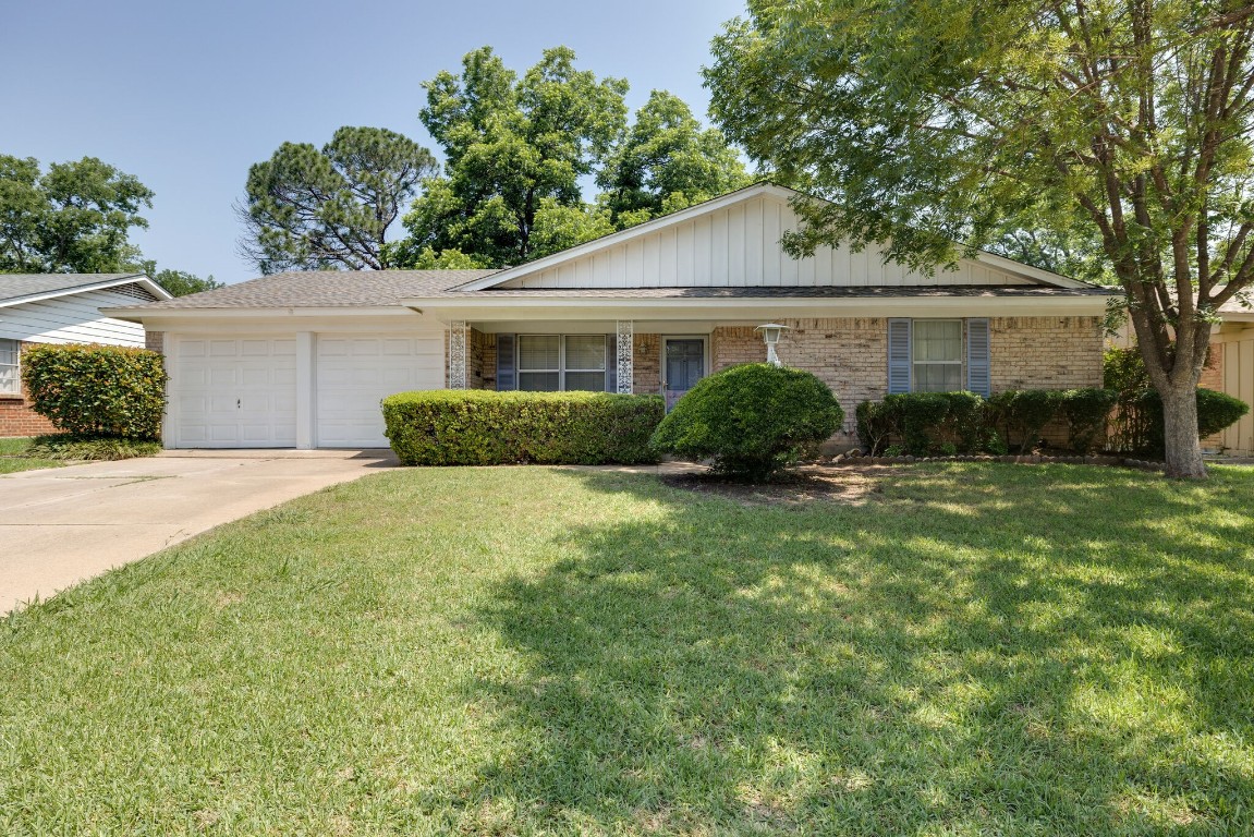 752 Ponderosa Drive Hurst TX 76053