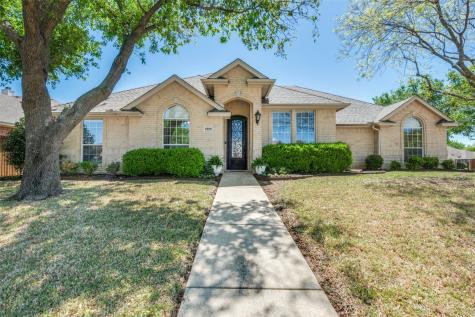 8200 Lost Maple Drive North Richland Hills TX 76182