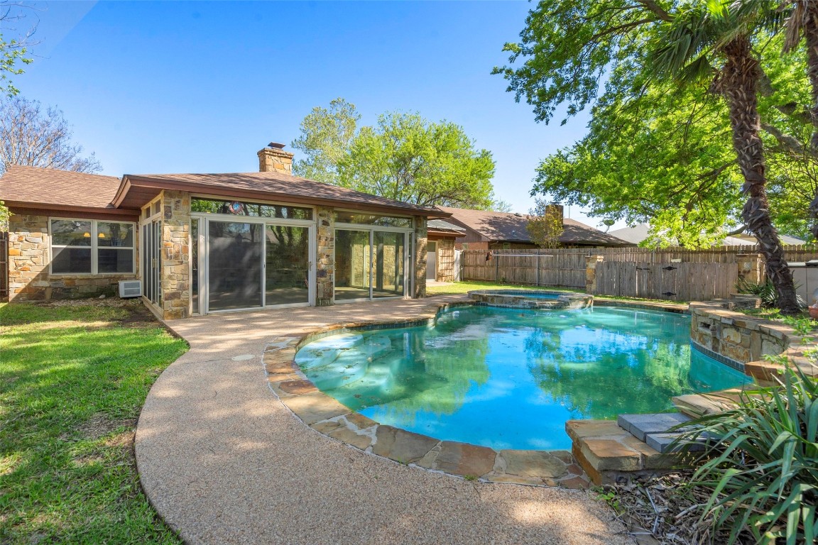 704 Pleasant Manor Avenue Burleson TX 76028