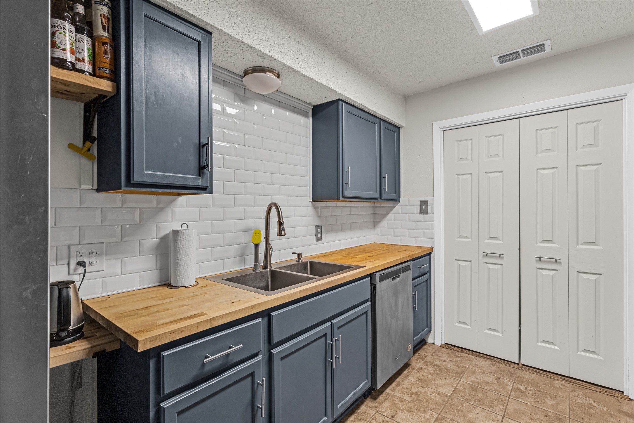 7521 Yolanda Drive Fort Worth TX 76112