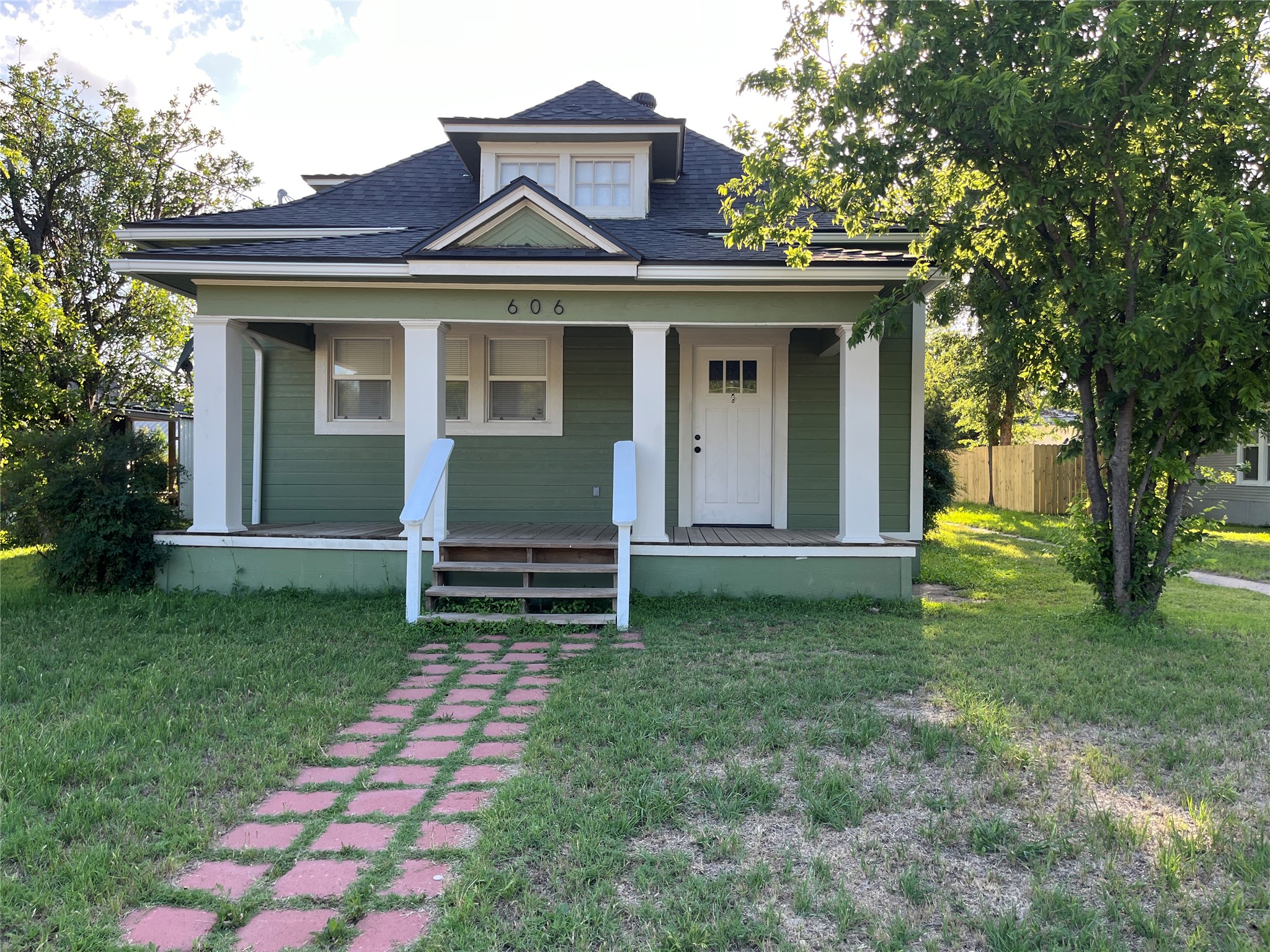 606 S Pecos Street Coleman TX 76834