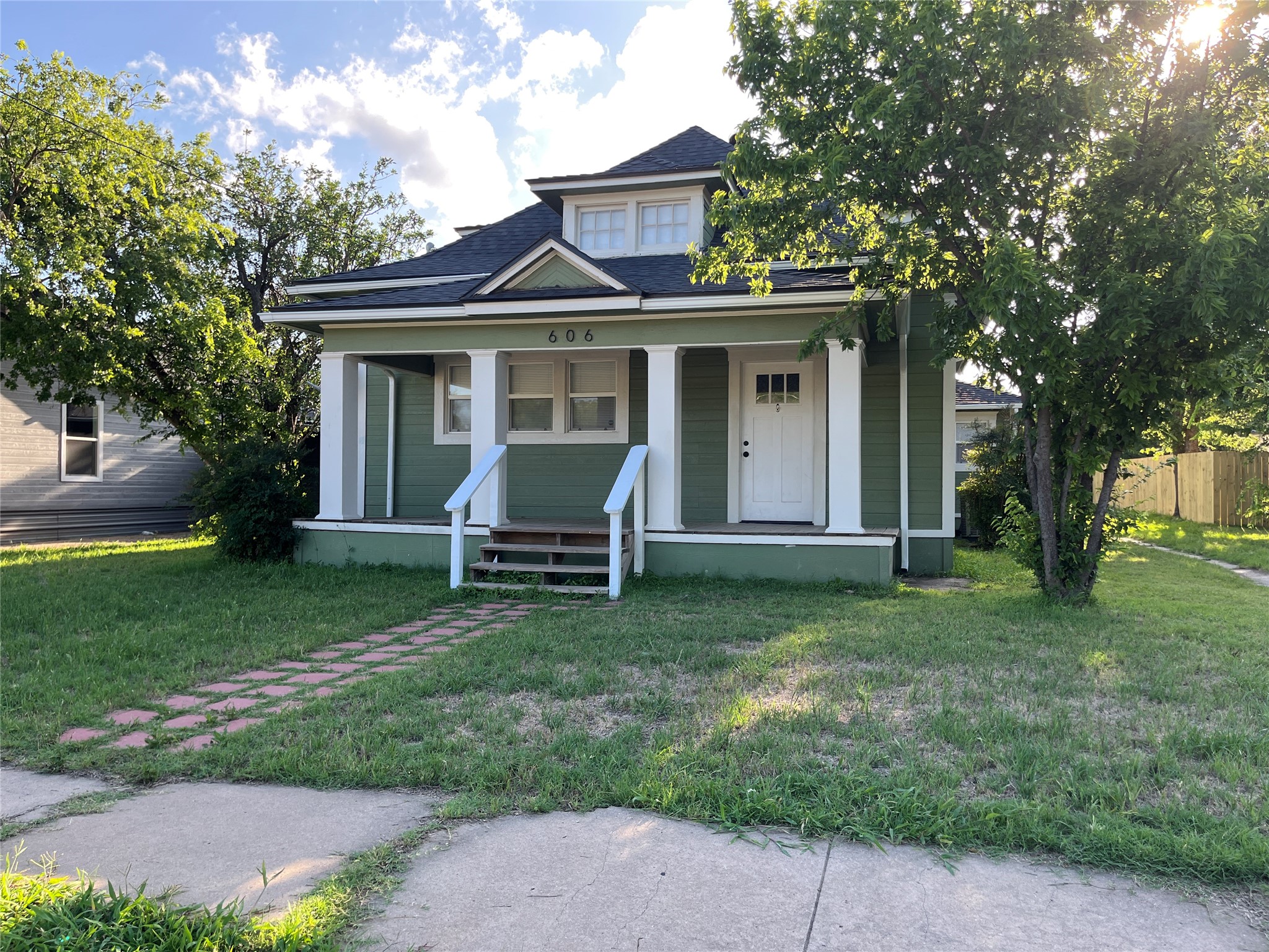 606 S Pecos Street Coleman TX 76834