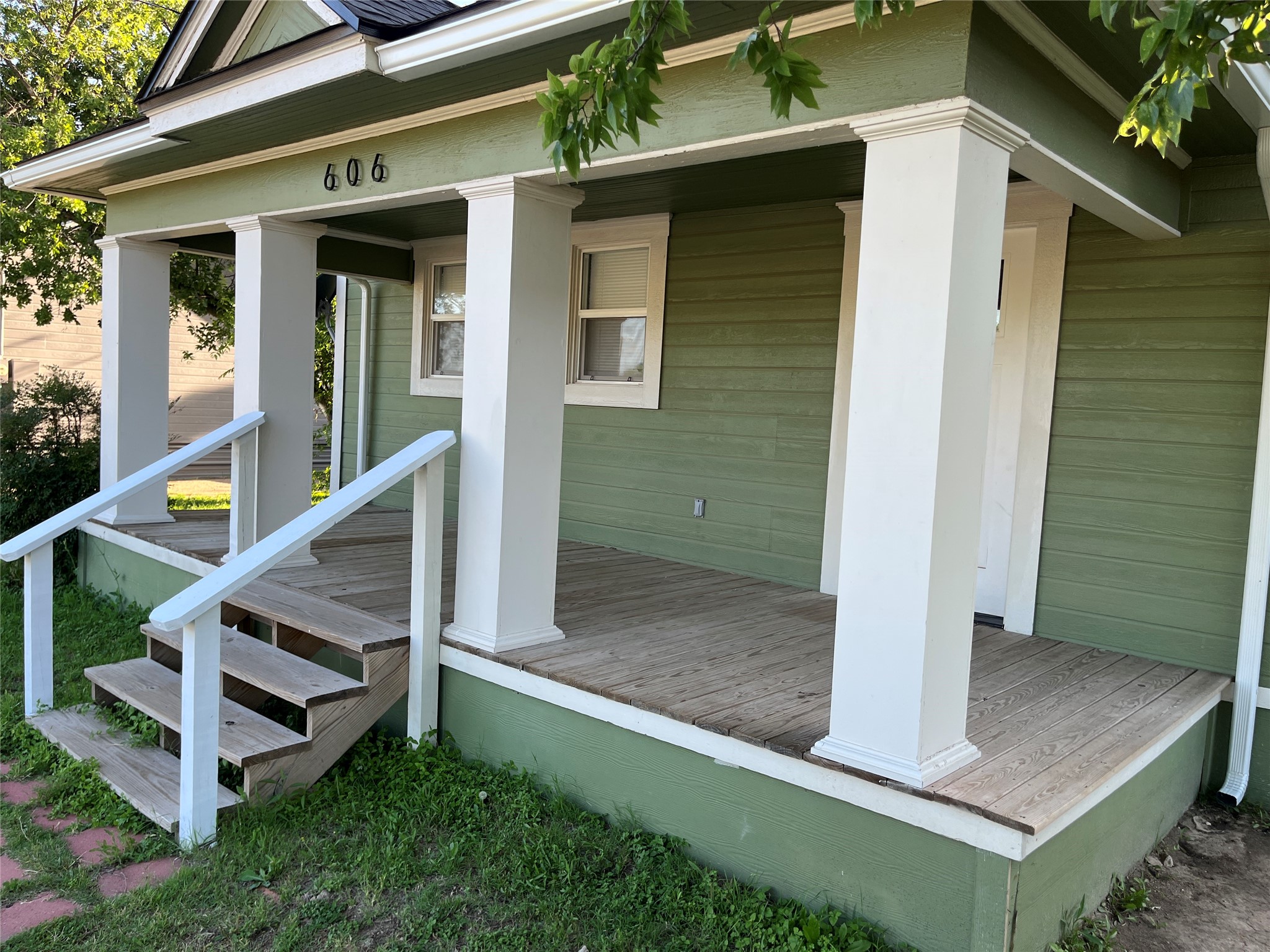 606 S Pecos Street Coleman TX 76834