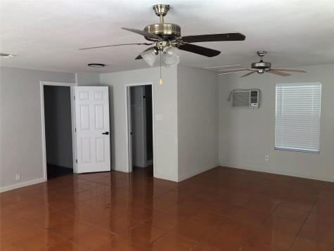 2606 Laurel Street Grand Prairie TX 75050
