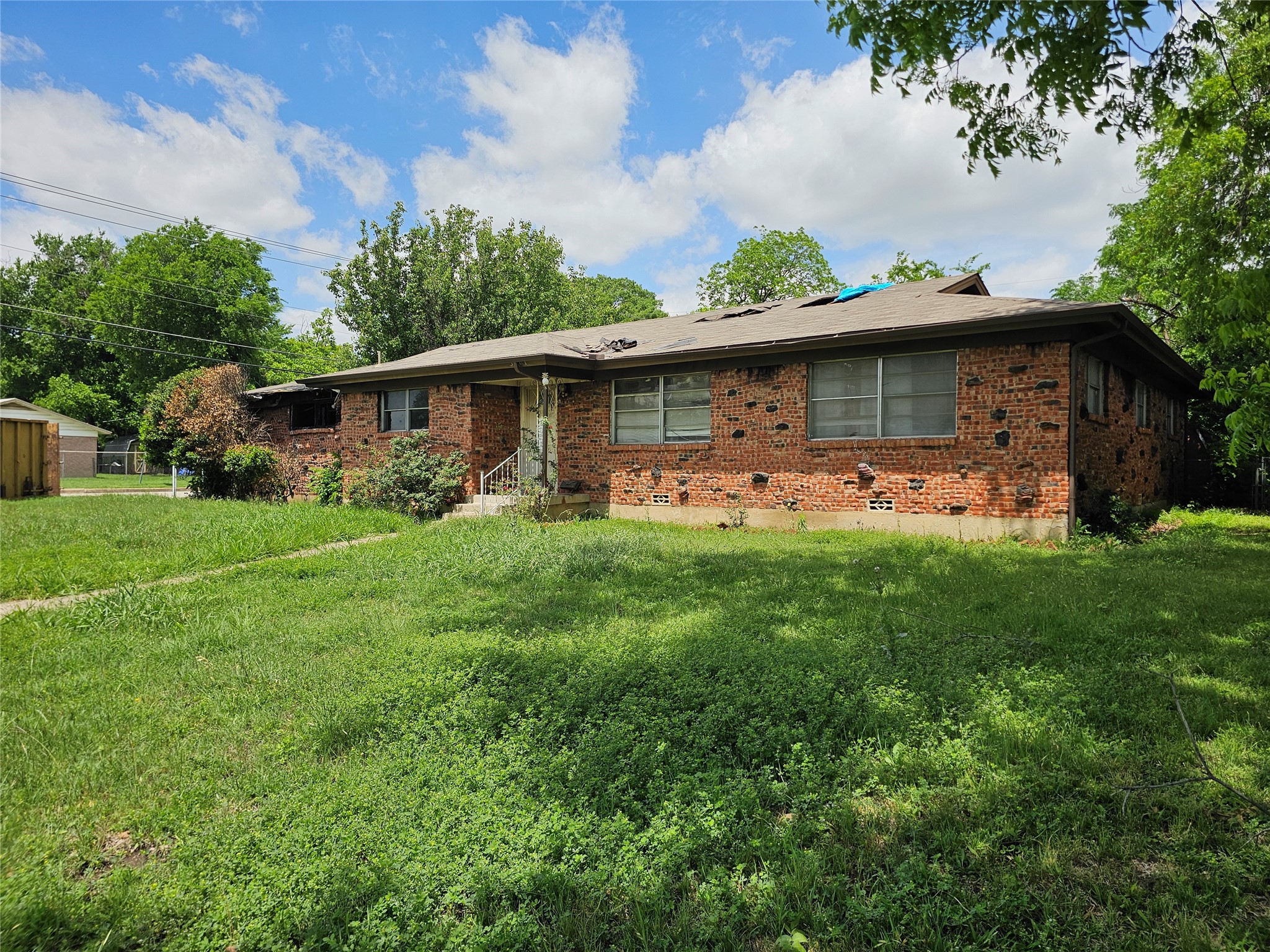 5301 Ammons Street Haltom City TX 76117