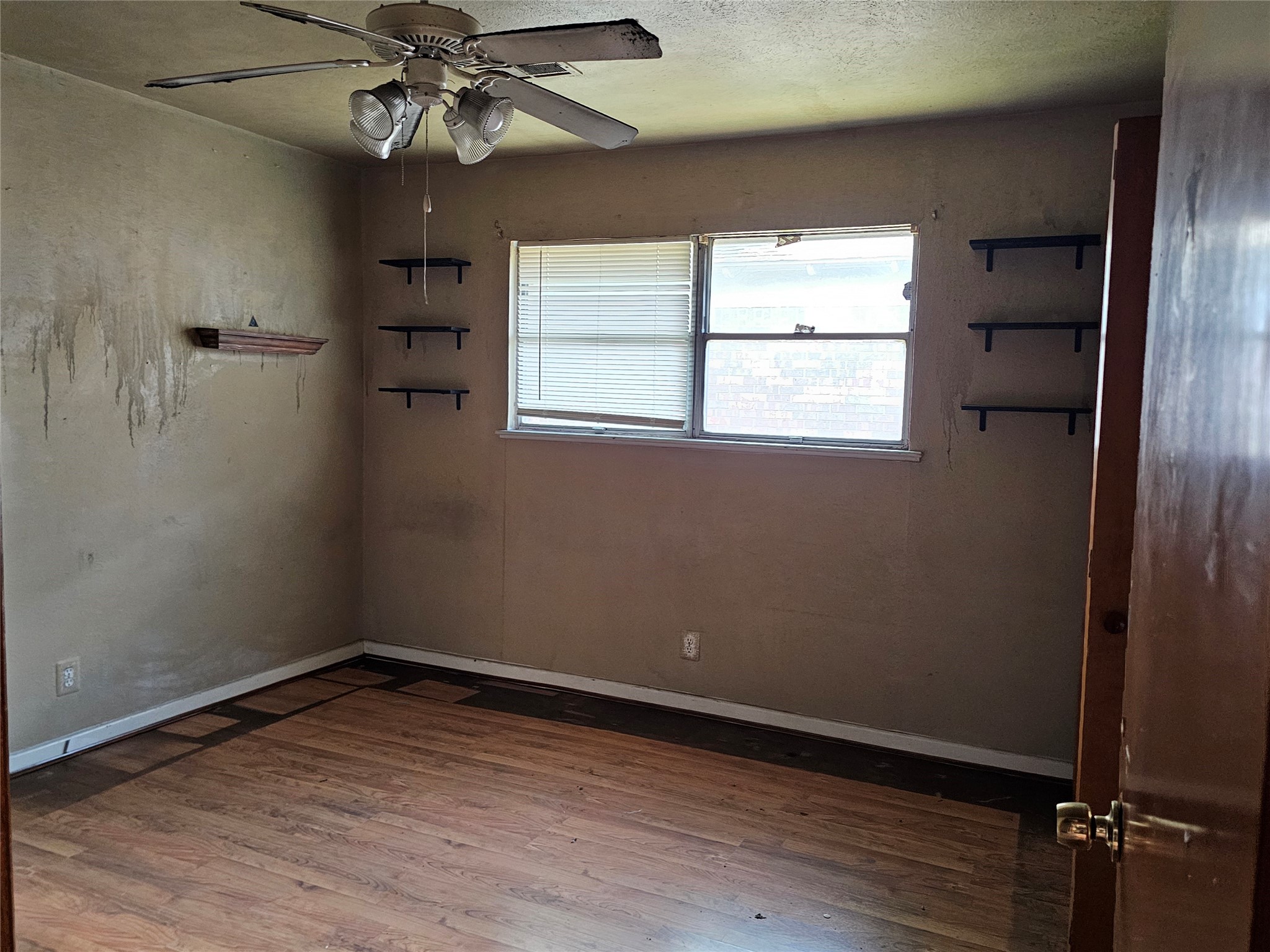 5301 Ammons Street Haltom City TX 76117