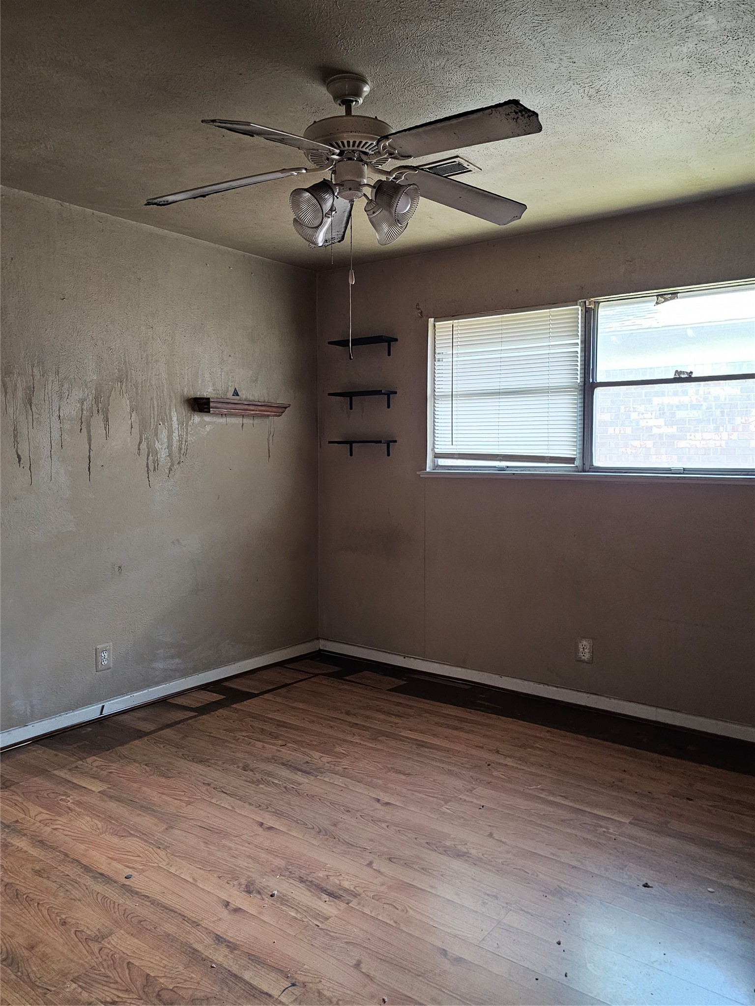 5301 Ammons Street Haltom City TX 76117