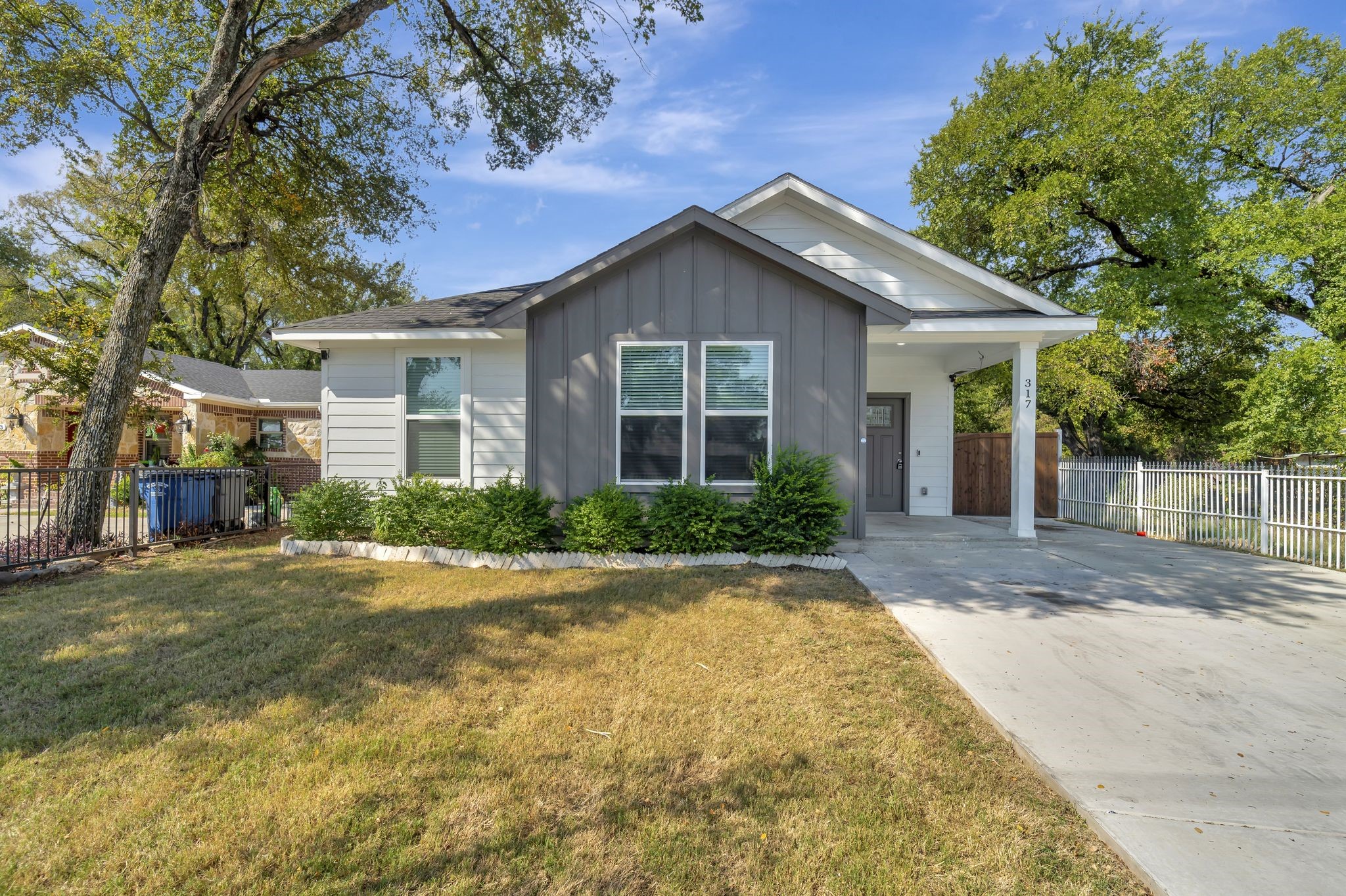 317 N Jim Miller Road Dallas TX 75217