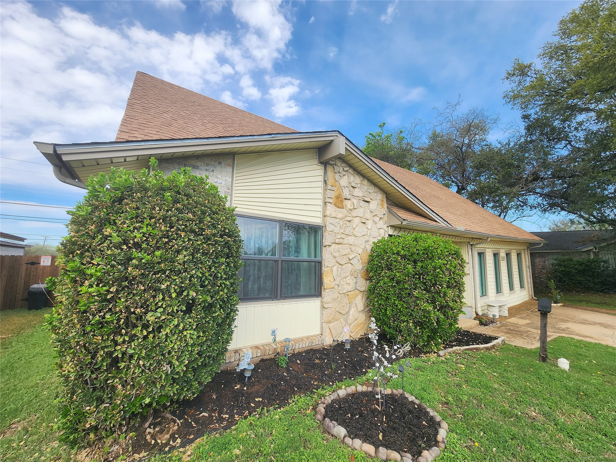 4145 Astoria Street Irving TX 75062