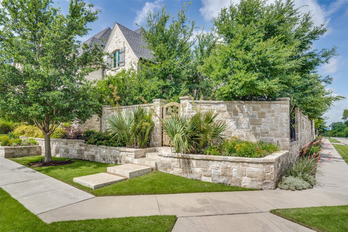 6829 Labelle Court Plano TX 75024