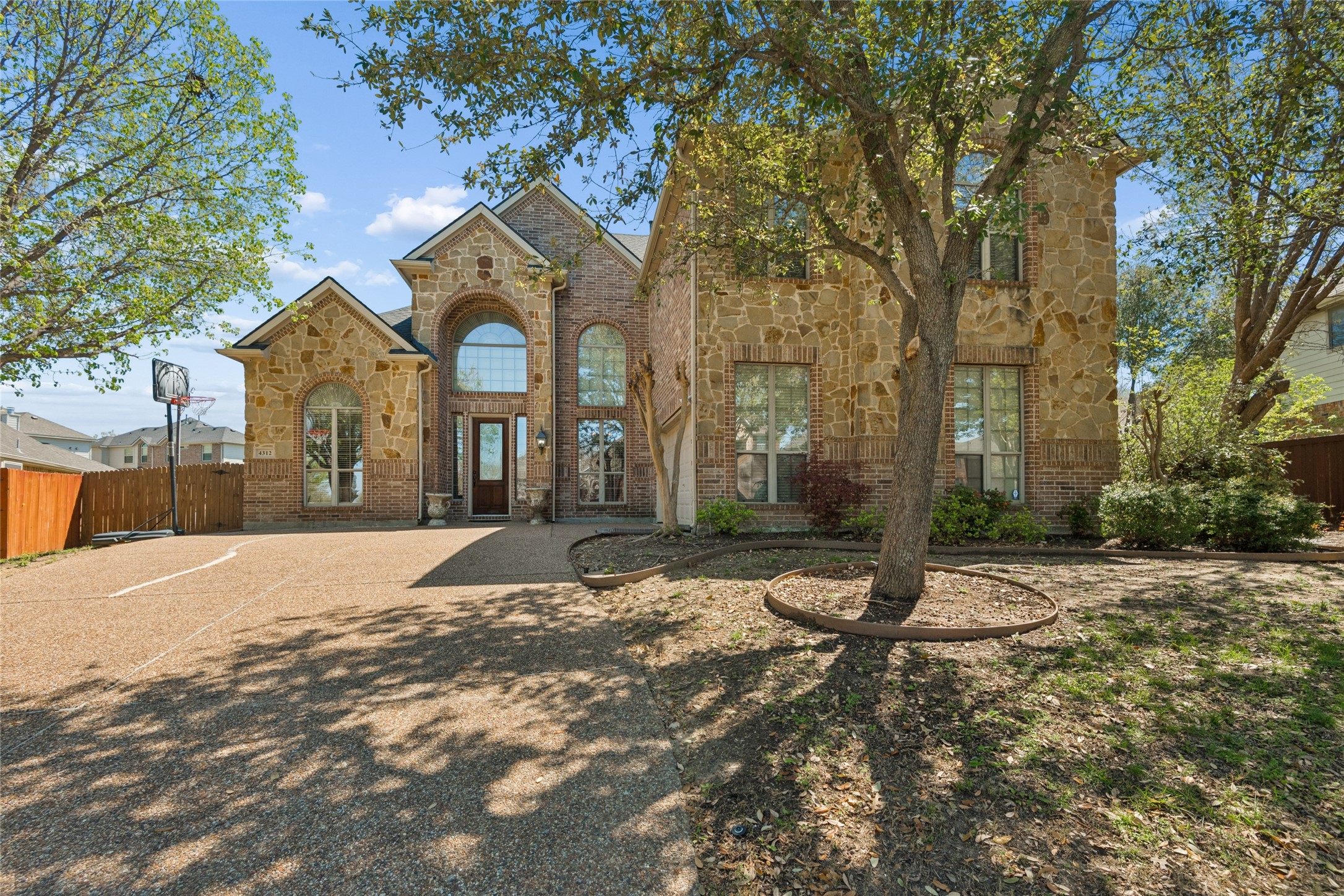 4312 Crestview Lane Mansfield TX 76063